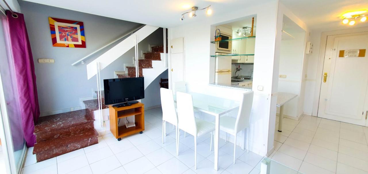 Skol 416. Cozy Two Bedroom Duplex With Sea Views. Appartamento